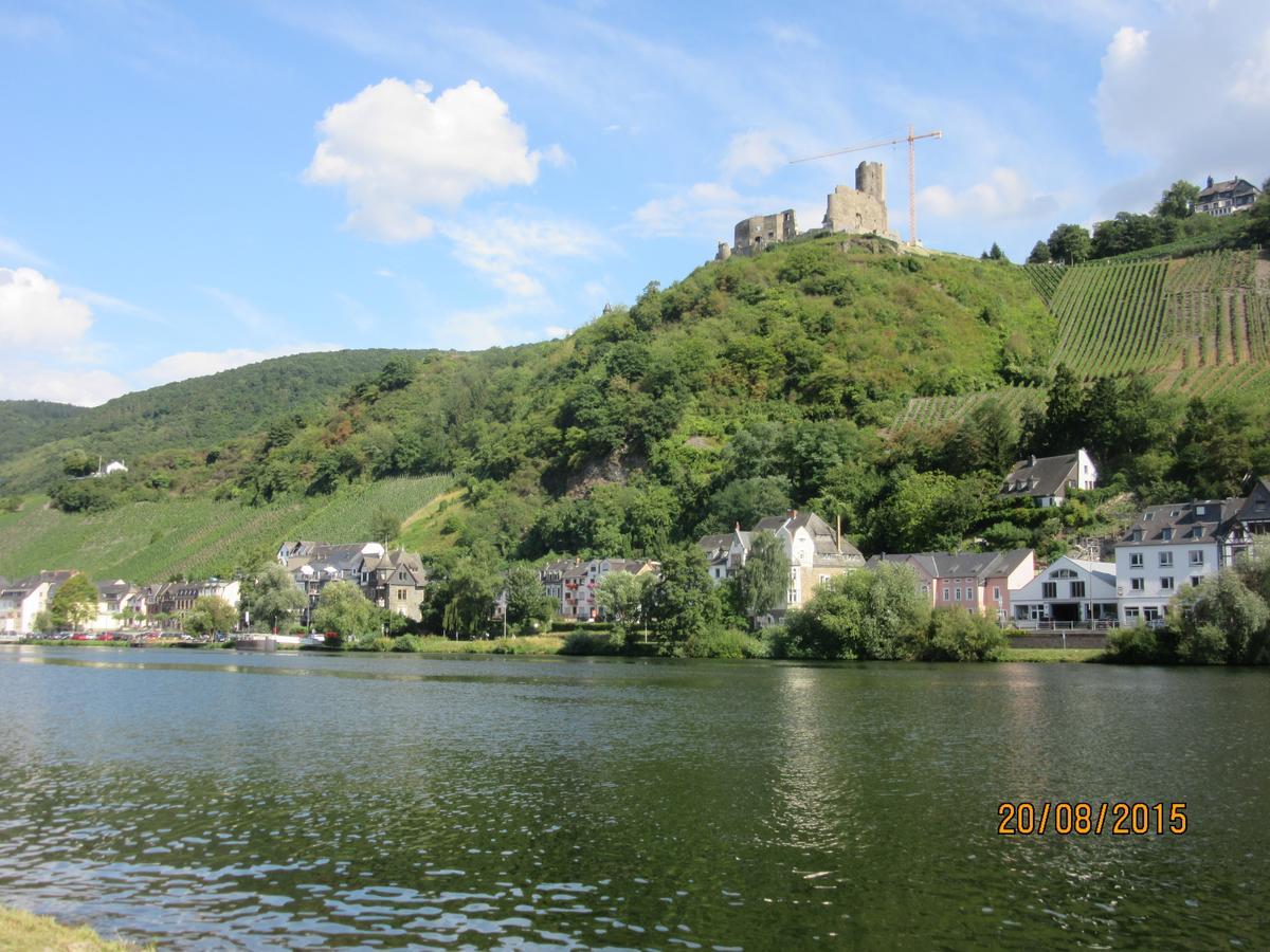 Ferienwohnung "Edeltrud Deluxe Moselblick" แบร์นคาสเทล-คืสท์ ภายนอก รูปภาพ