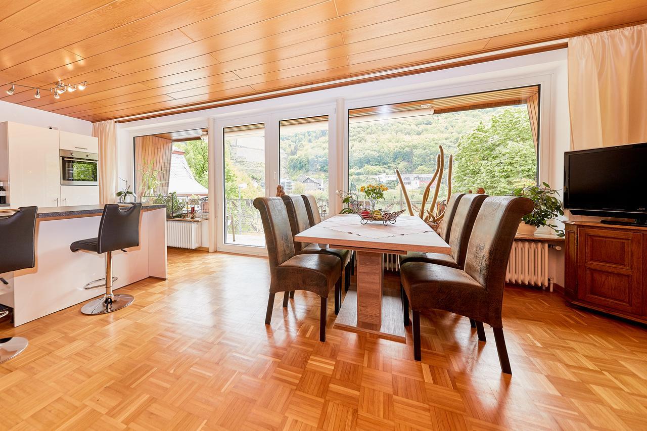 Ferienwohnung "Edeltrud Deluxe Moselblick" แบร์นคาสเทล-คืสท์ ภายนอก รูปภาพ