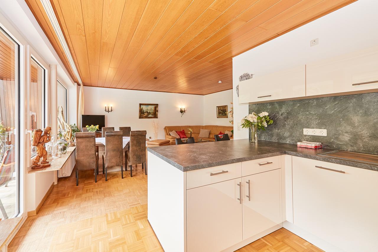 Ferienwohnung "Edeltrud Deluxe Moselblick" แบร์นคาสเทล-คืสท์ ภายนอก รูปภาพ