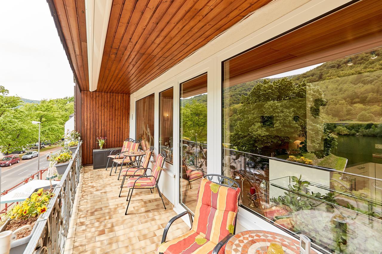 Ferienwohnung "Edeltrud Deluxe Moselblick" แบร์นคาสเทล-คืสท์ ภายนอก รูปภาพ