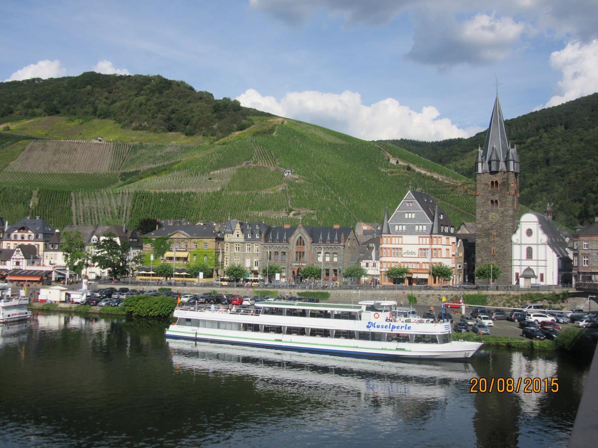 Ferienwohnung "Edeltrud Deluxe Moselblick" แบร์นคาสเทล-คืสท์ ภายนอก รูปภาพ