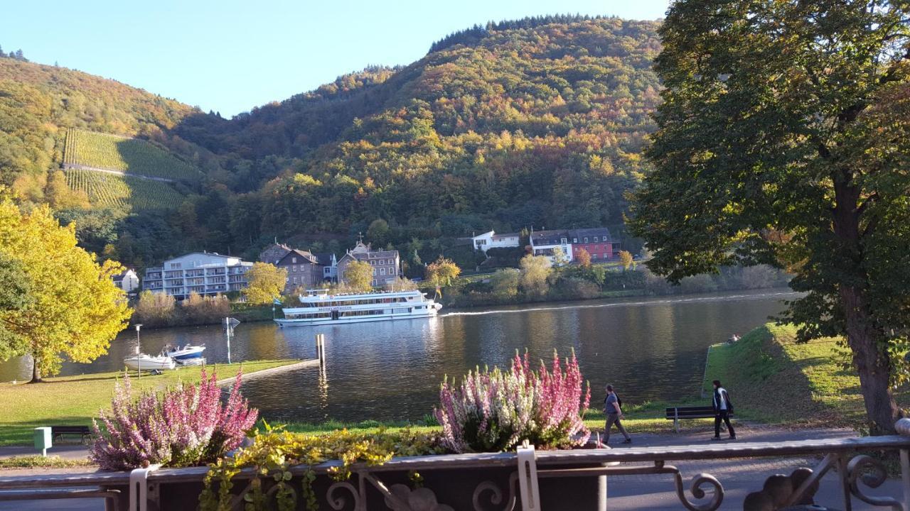 Ferienwohnung "Edeltrud Deluxe Moselblick" แบร์นคาสเทล-คืสท์ ภายนอก รูปภาพ